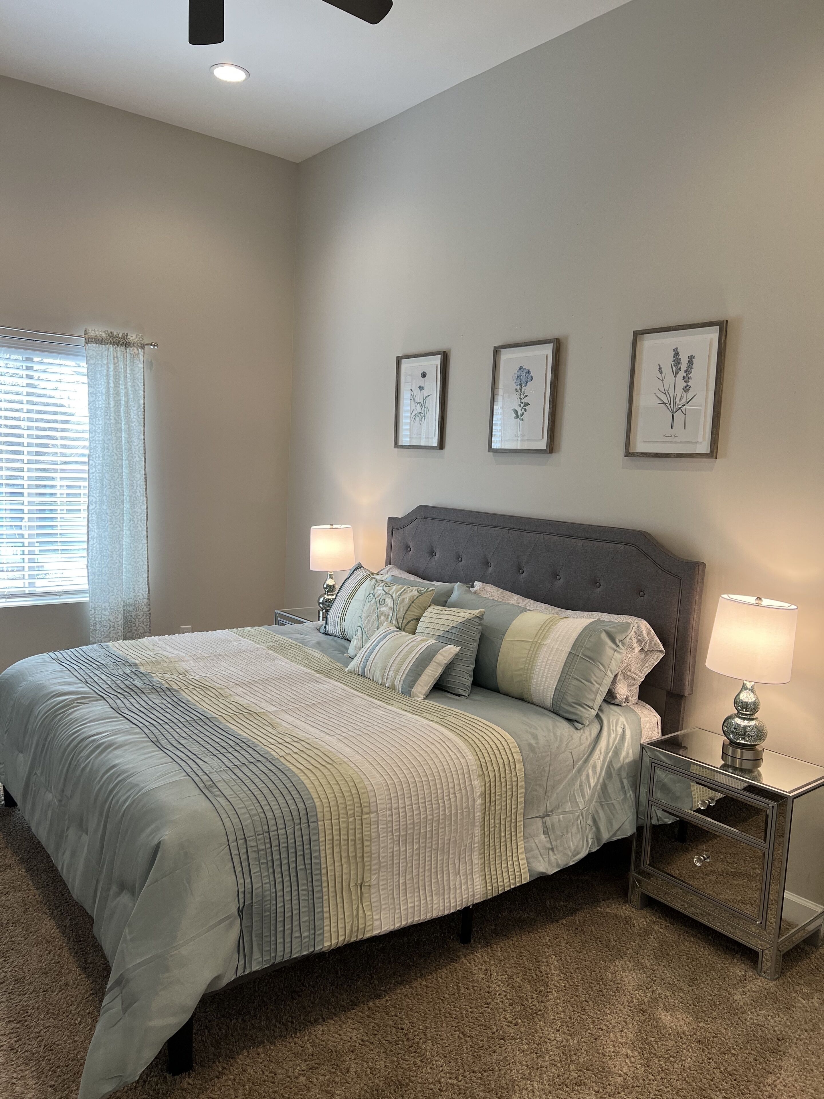 Summit on 7th  3 blocks from downtown  12 blocks to campus Sleeps 7