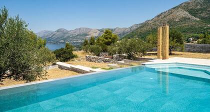 Awesome home in Cavtat with WiFi