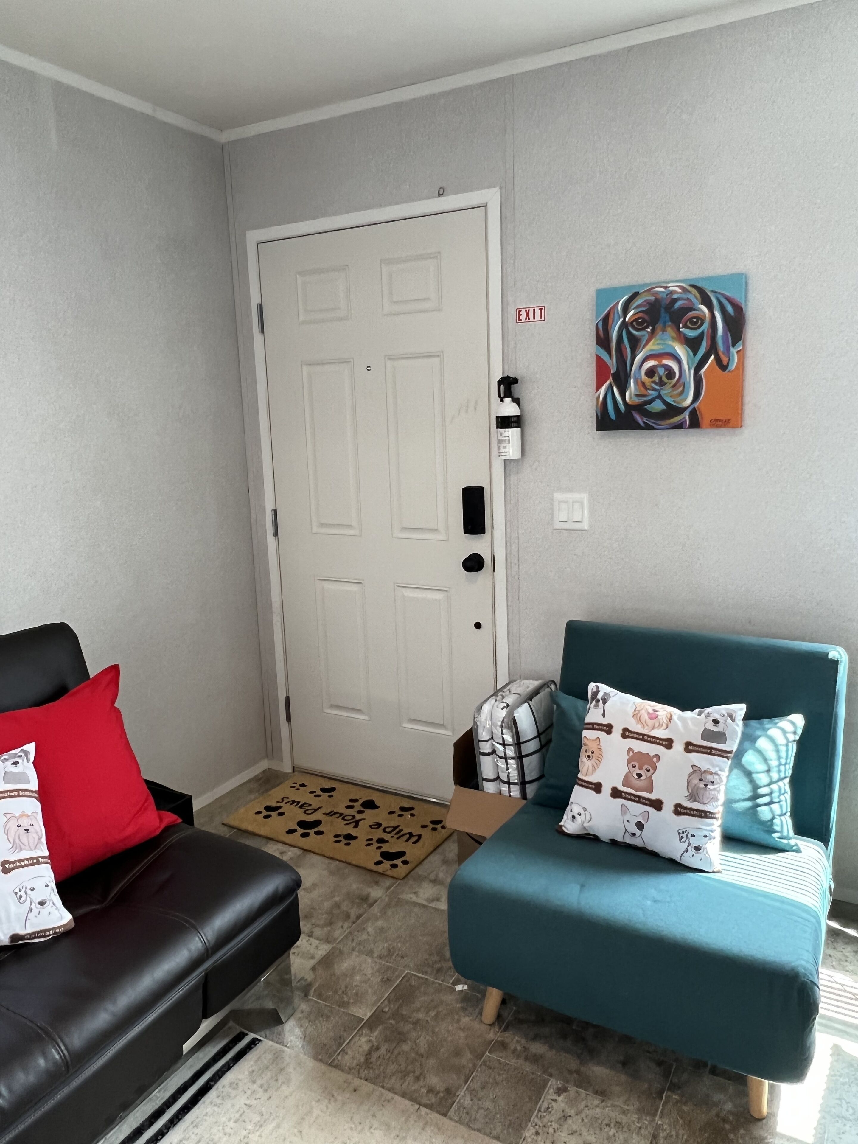  Dog Friendly Cottage minutes from the Beach and Redwoods