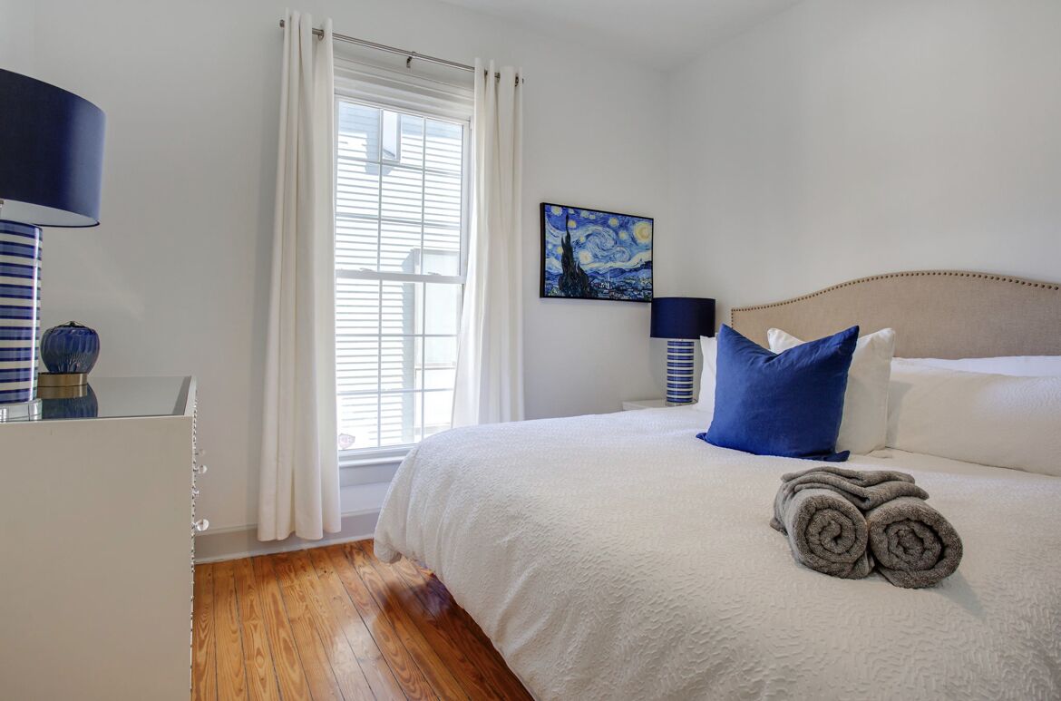 Nestled on New Bern - Oakwood Bungalow in Downtown Raleigh 