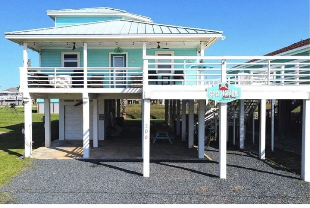 Spectacular beach house just steps away from the sand!