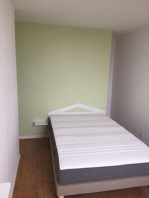 2 habitaciones, tabla de planchar con plancha y wifi gratis 