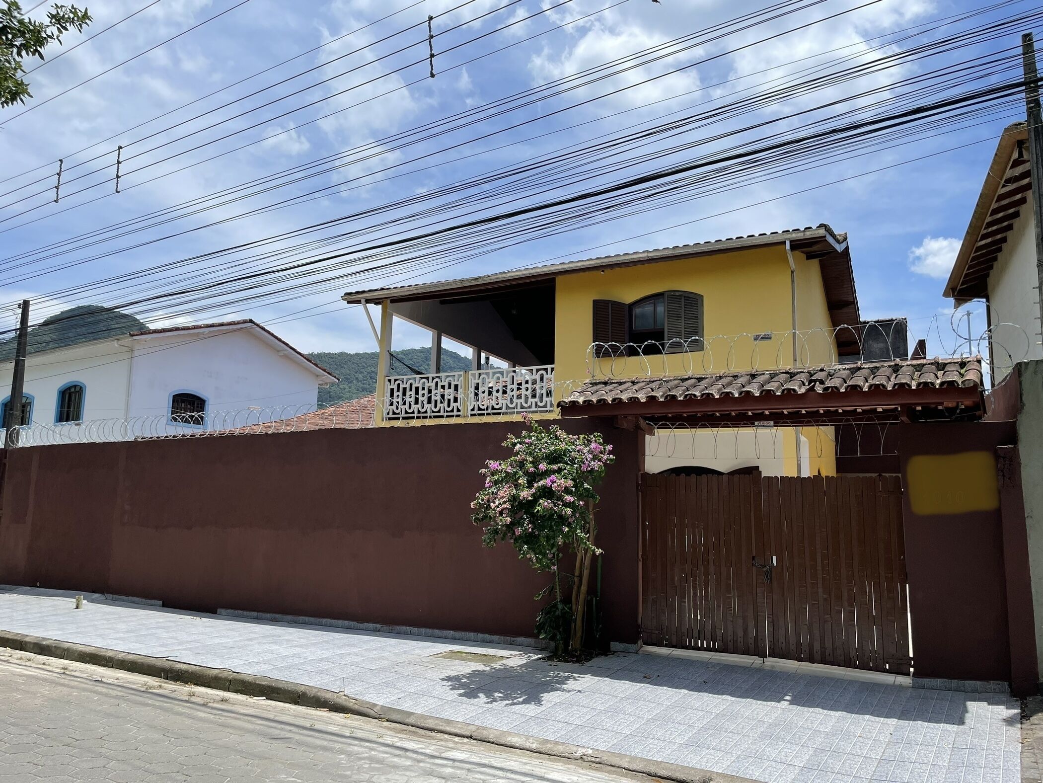 Belo Rocha Residence // Beach House 500m from the sea
