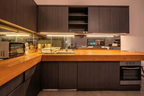 Fridge, microwave, oven, dishwasher