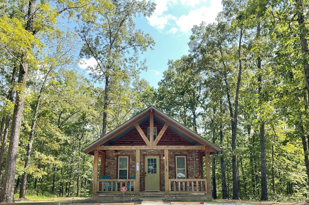 The Constellation Cabin - A Tranquil Ozark Retreat