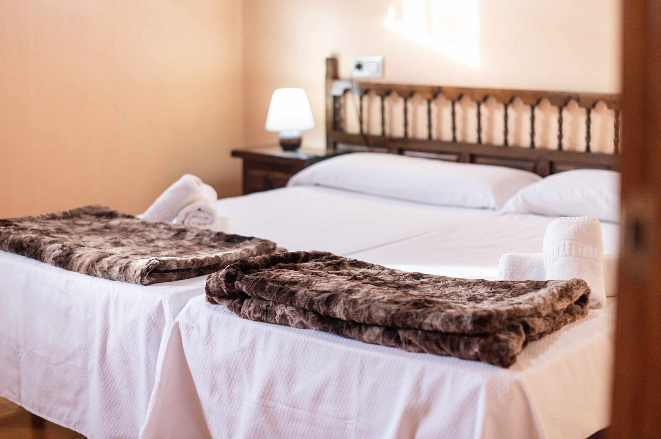 4 chambres, fer et planche à repasser, lit parapluie, draps fournis