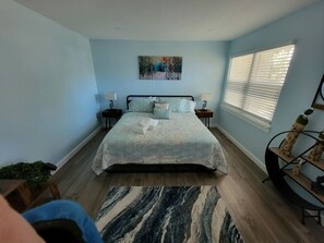 3 habitaciones, escritorio, tabla de planchar con plancha y wifi gratis 