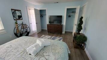 2 habitaciones, escritorio, tabla de planchar con plancha y wifi gratis