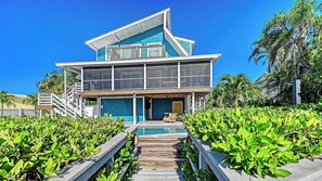 Unclassified image, 5 of 44, button