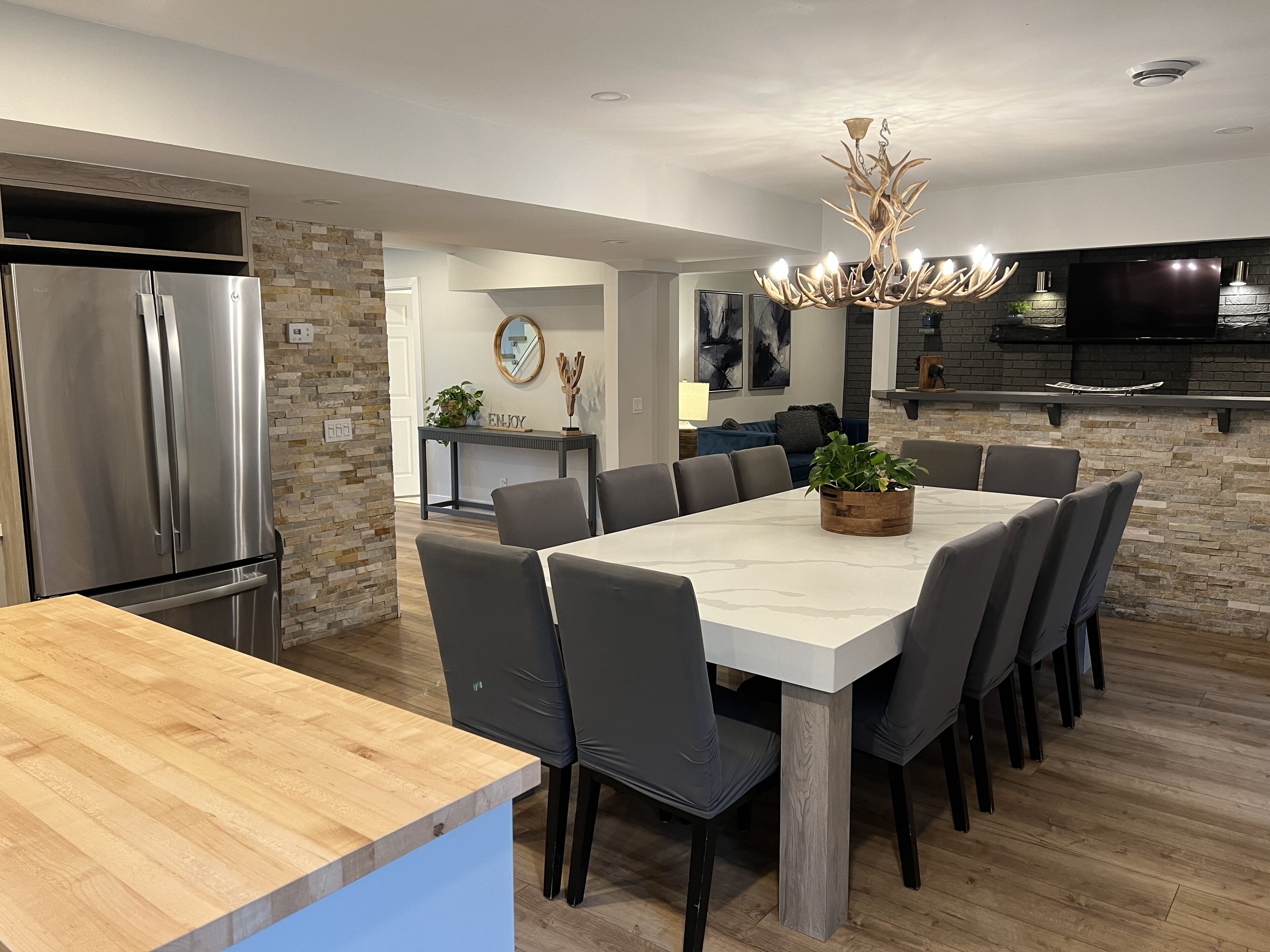 The Sweet Spot -HOT TUB /SAUNA & GAMES ROOM!