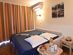 1 sovrum, resesäng, wi-fi och sängkläder