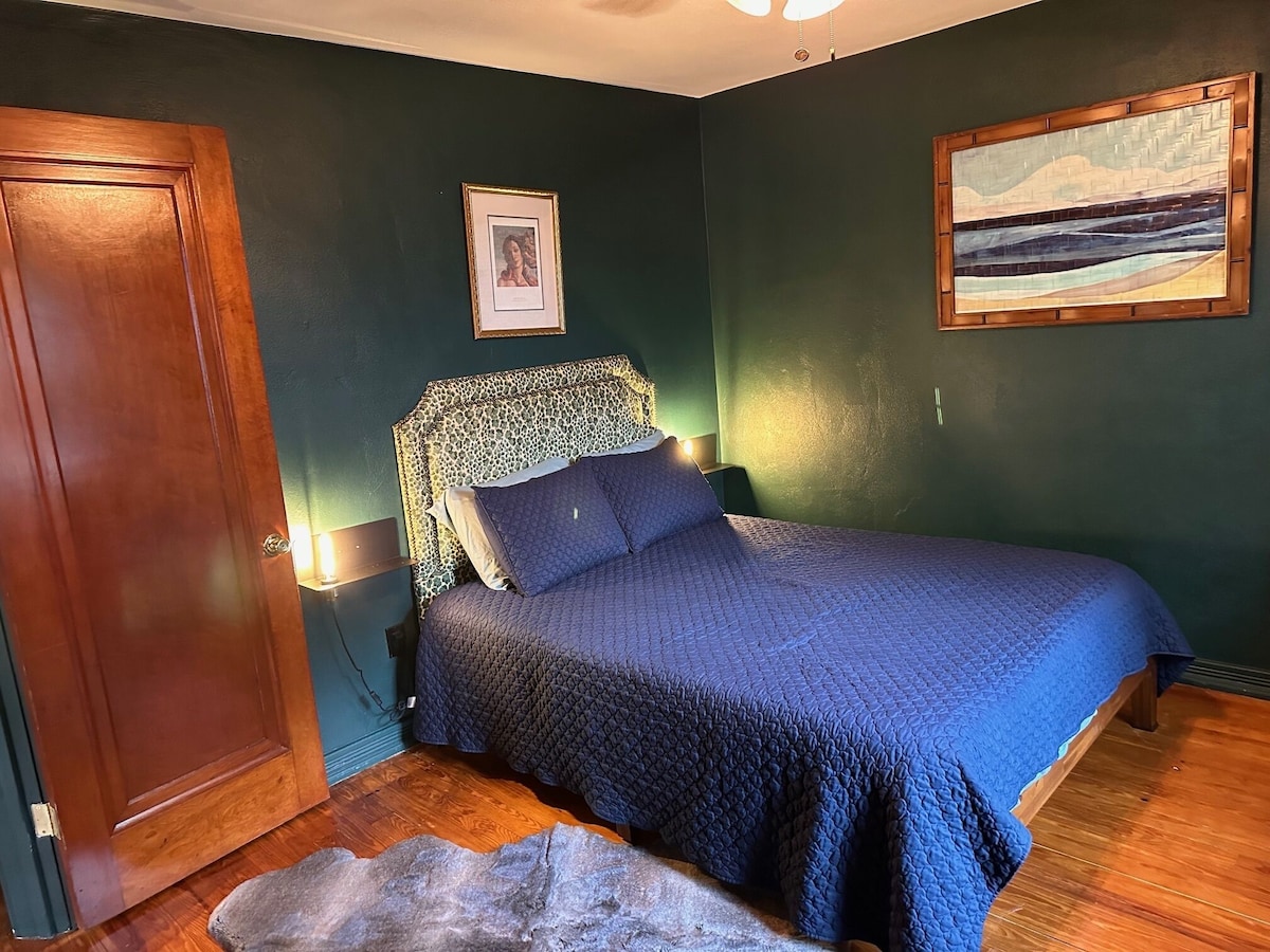 Photo 5 of Cozy cottage near downtown, historic St Augustine - Dog Friendly