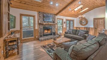 Cabin, 2 Bedrooms | Living room