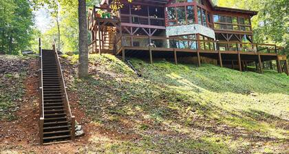 Romantic Riverfront Getaway by TIEC near Tryon,NC