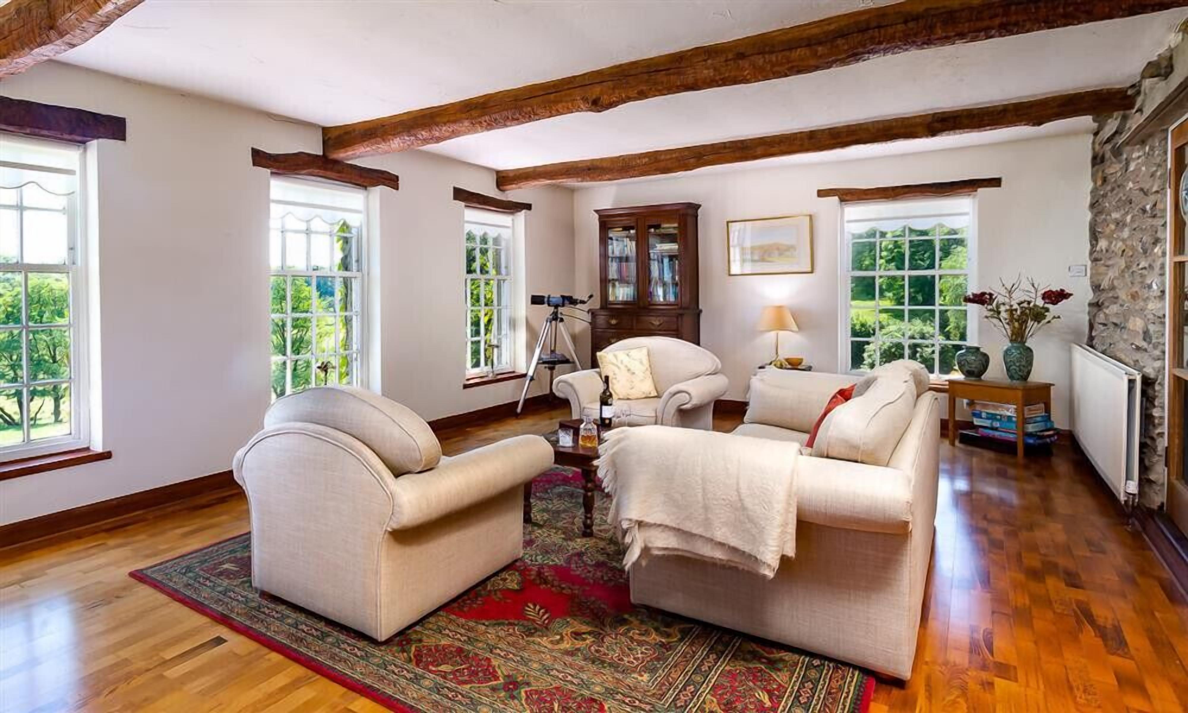 BANK BARN AT RUSLAND, pet friendly, with open fire in Grizedale