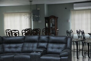 Interior - Serenity with outdoor Brick Oven (Bouvet Island)