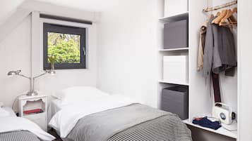 3 bedrooms, iron/ironing board, travel crib, free WiFi