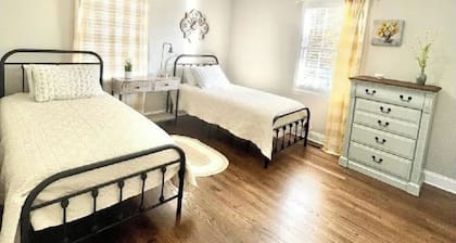 Home Sweet Greer near Airport BMW & Downtown