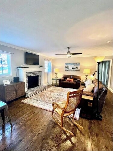 Home Sweet Greer near Airport BMW & Downtown