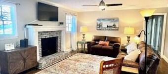 Home Sweet Greer near Airport BMW & Downtown