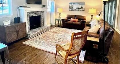 Home Sweet Greer near Airport BMW & Downtown