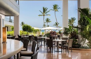 Outdoor dining - Marriott Waikaloa Ocean Resort 1BR Island View Villa! (Waikoloa Beach)