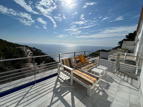 Holiday Rental semi-detached house with private pool in Begur, Sa Tuna