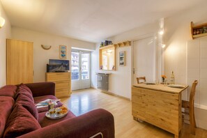 TV - Le Bellevue 05, Argentière (Chamonix), France (Argentière (Chamonix))