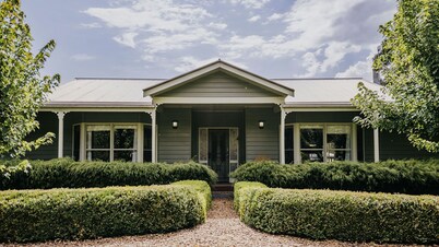 Istana Lodge ~ Daylesford Region ~ Idyllic Retreat with Pool!