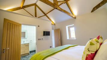 3 bedrooms, iron/ironing board, Internet
