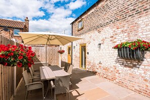 Outdoor dining - The Perfect Family Escape (York)