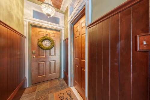 Quaint & charming century-old brownstone near NYC