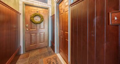 Quaint & charming century-old brownstone near NYC