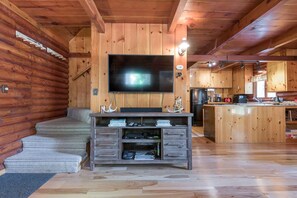 Fernseher, DVD-Player, Bücher, Videothek