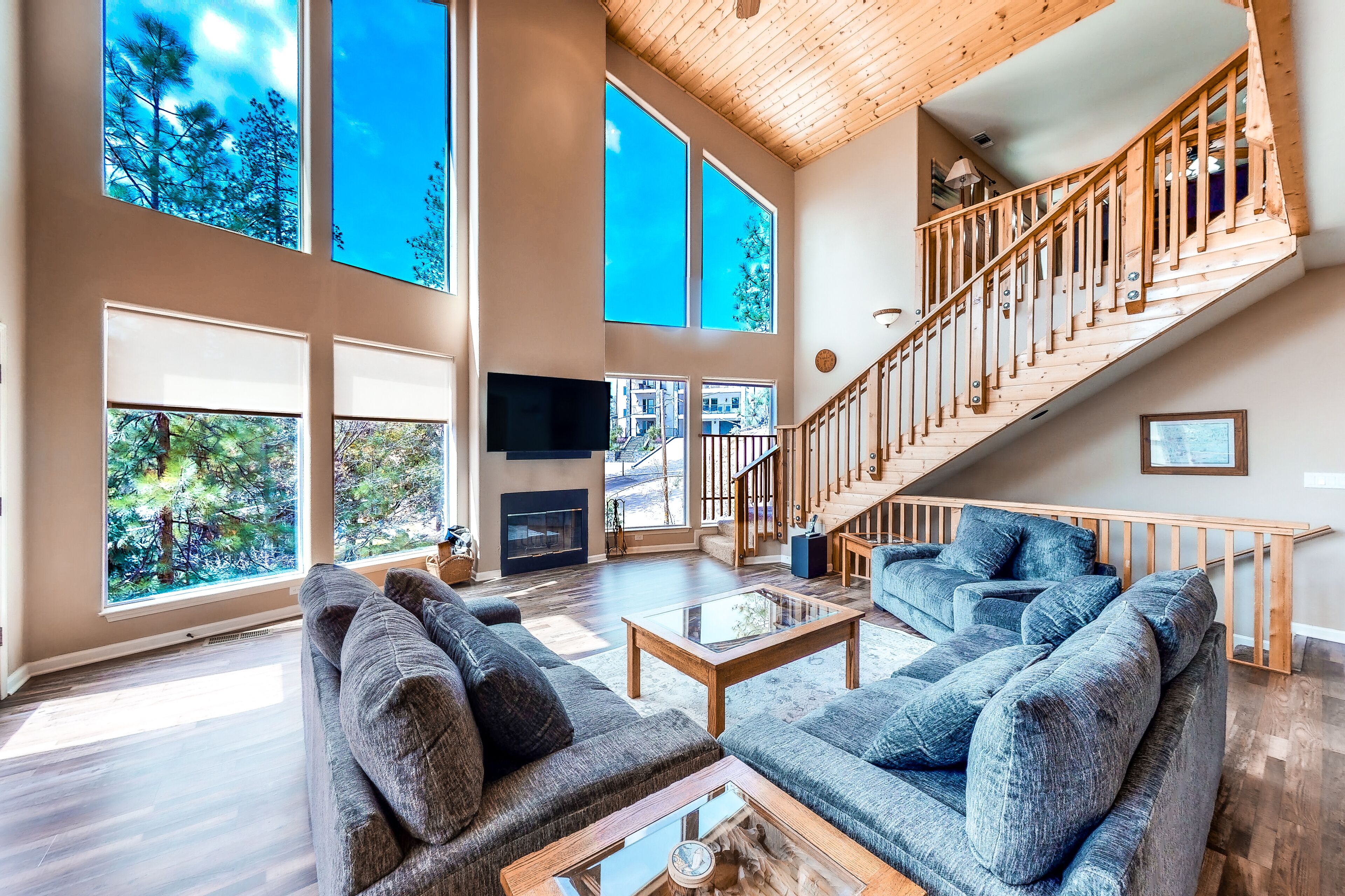 Large luxury home with nearby boat slip, WiFi, balcony, private W/D, central AC