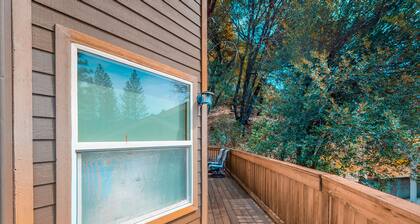 Large luxury home with nearby boat slip, WiFi, balcony, private W/D, central AC