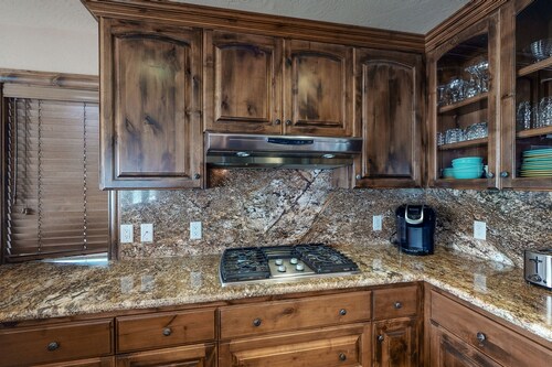 Lakefront home with private dock, beach, amazing deck, water views & fast WiFi