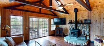 Pines Village home with large back deck & WiFi - walk to Bass Lake beach & docks
