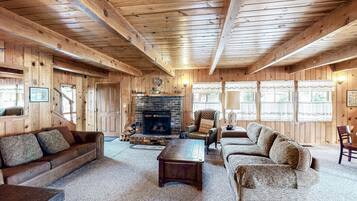 TV, fireplace, DVD player