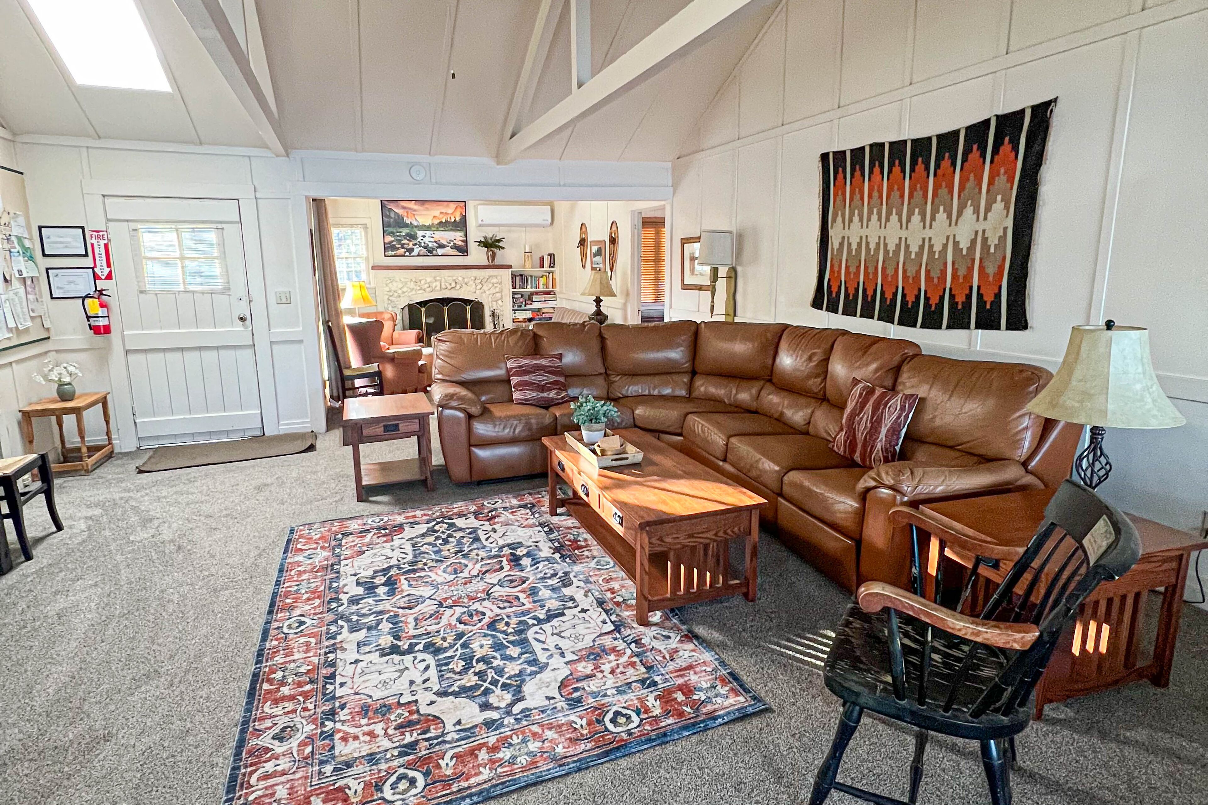 Rustic lakefront cabin with amazing views, private dock, & Ping-Pong