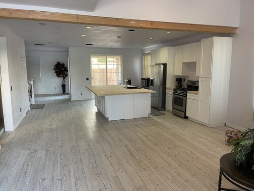 Huge 6 bedroom home in Coachella