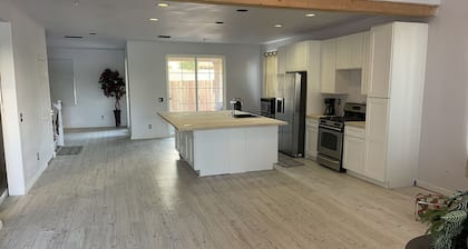 Huge 6 bedroom home in Coachella