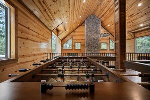 Fitness facility - Sleeps 28! • Loaded w/ Amenities • Mins from Lake! (Broken Bow)