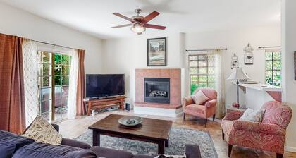 Convenient home near Bass Lake & Yosemite w/shared pool, hot tub