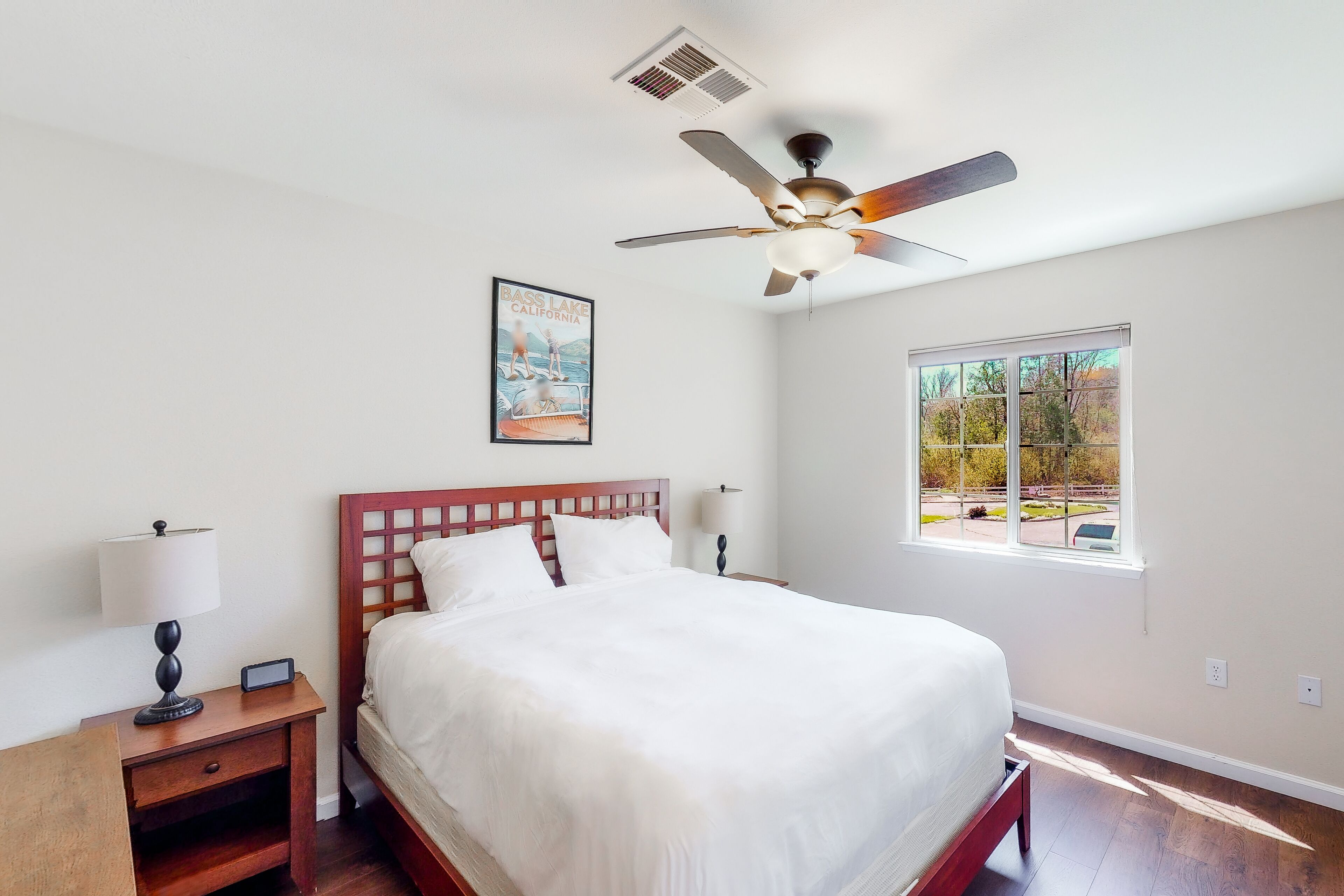 3 bedrooms, iron/ironing board, Internet, bed sheets