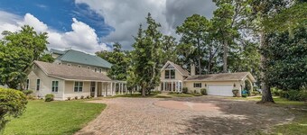 Waterfront! Guest House!