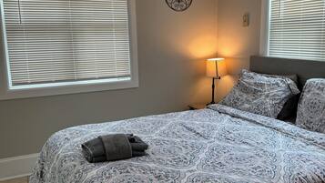 2 bedrooms, iron/ironing board, free WiFi, bed sheets