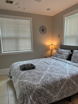 2 bedrooms, iron/ironing board, free WiFi, bed sheets