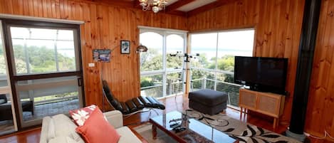 Älytelevisio, takka, videopelejä, stereot