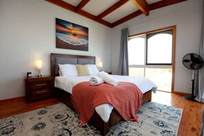 3 bedrooms, desk, iron/ironing board, travel cot